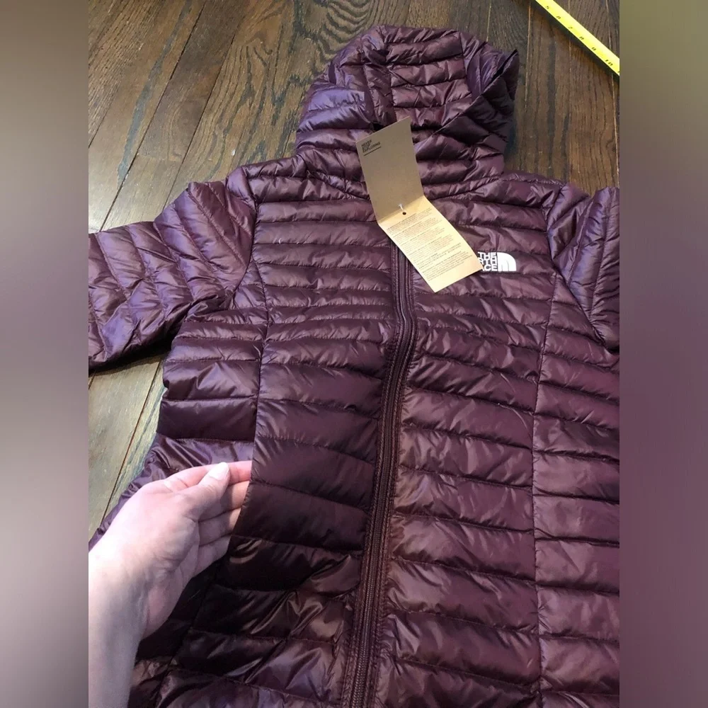 The North Face Girls L (12Y) Dark Merlot Lightweight Down Hooded Puffer Jacket - Picture 9 of 11